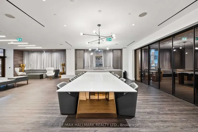 Additional image 16 of 39 Roehampton Ave Unit 1210