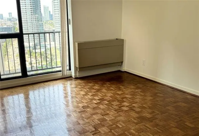 Additional image 9 of 33 Harbour Sq Unit 2037