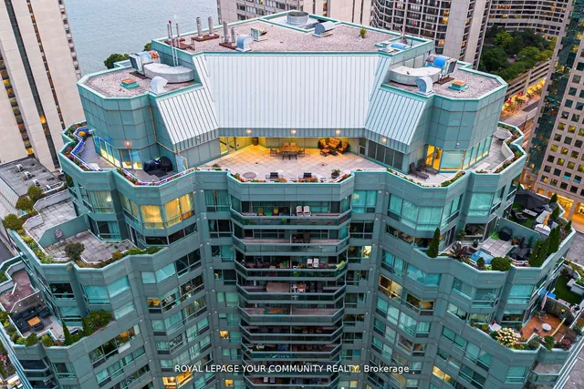 Additional image 24 of 10 Queens Quay Unit 2402