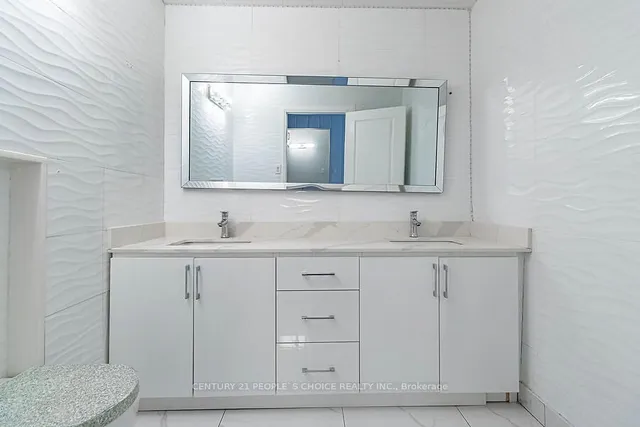 Additional image 24 of 2 Glamorgan Ave Unit 1007