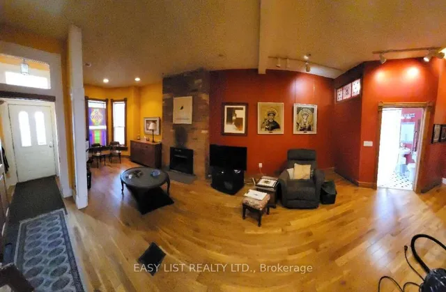 Additional image 4 of 33 Clinton St