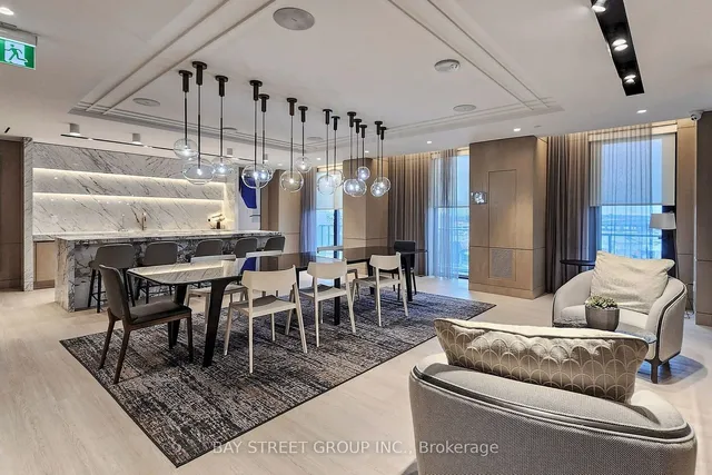 Additional image 36 of 118 Merchants' Wharf Unit 305