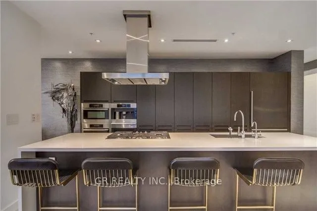 Additional image 9 of 180 University Ave Unit 5504