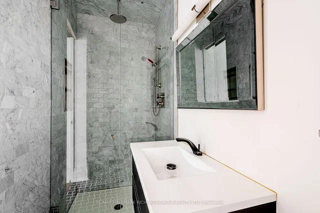 Additional image 11 of 3025 Queen St