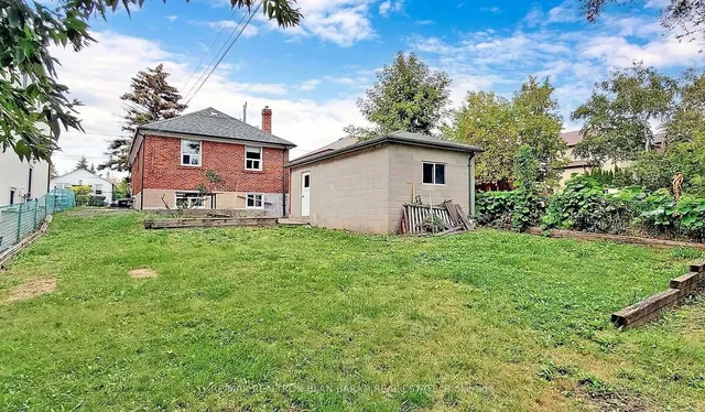 Additional image 11 of 37 Regina Ave