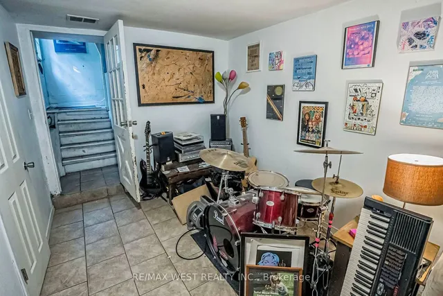 Additional image 19 of 98 Glendale Ave