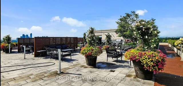 Additional image 32 of 1 Old Mill Dr Unit 306