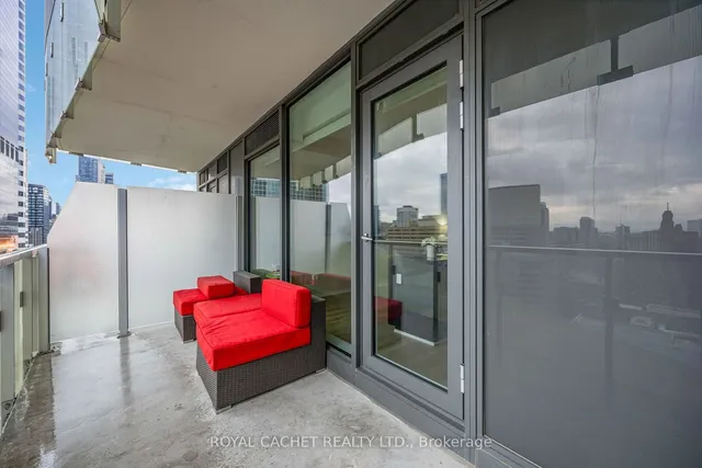 Additional image 31 of 197 Yonge St Unit 1411