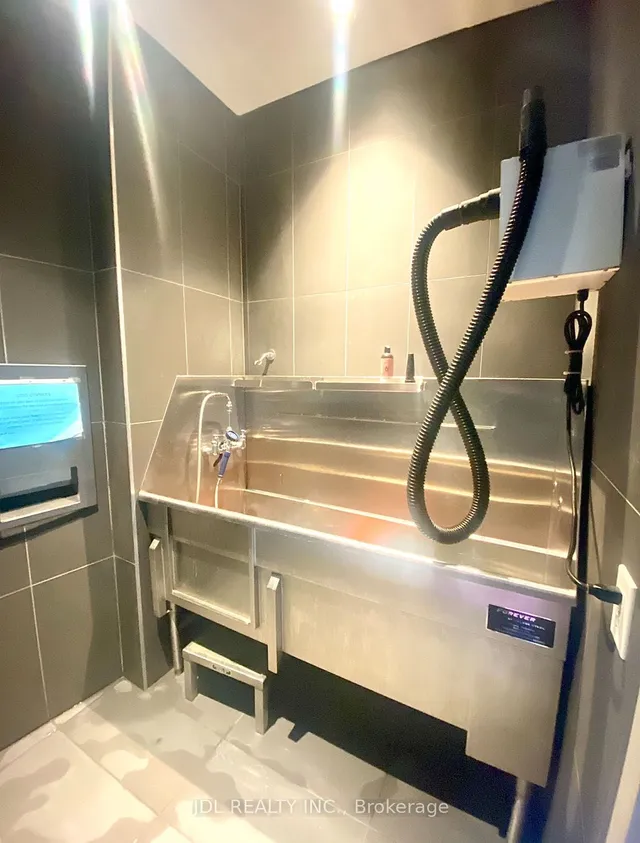 Additional image 23 of 161 Roehampton Ave Unit 203