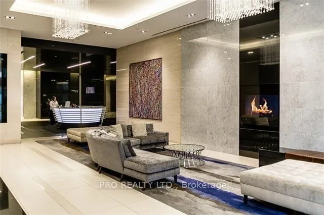 Additional image 5 of 386 Yonge St Unit 708