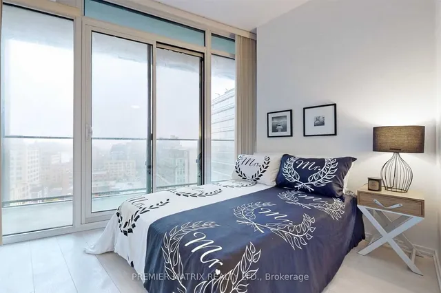 Additional image 22 of 125 Peter St Unit 1401