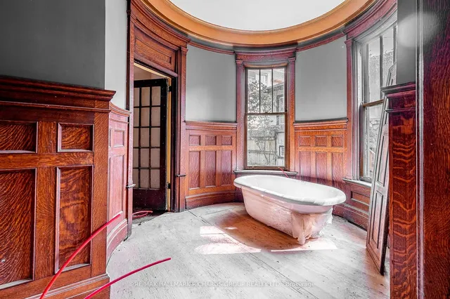 Additional image 17 of 3025 Queen St