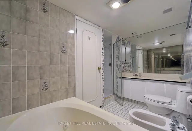 Additional image 23 of 449 Walmer Rd Unit 902