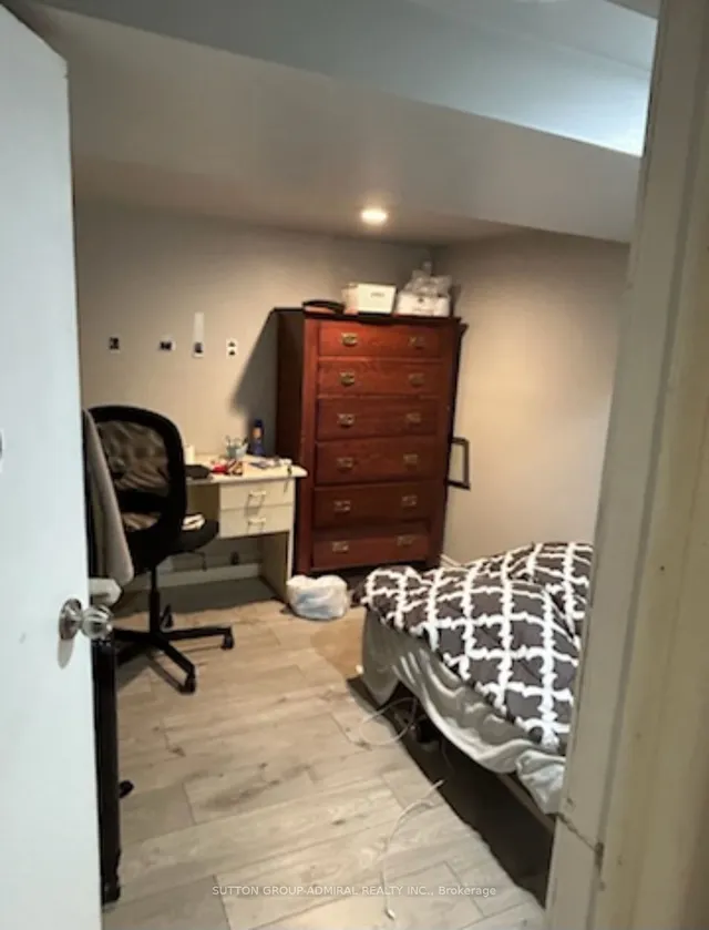 Additional image 18 of 34 Dartnell Ave