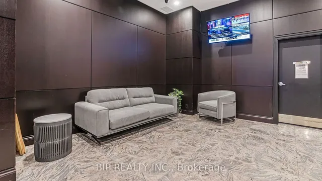 Additional image 3 of 30 Grand Trunk Cres Unit 315