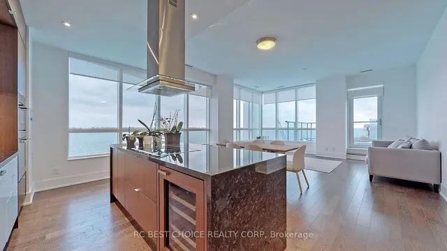 Additional image 38 of 55 Merchants' Wharf St Unit 723