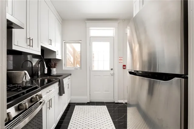 Additional image 20 of 9 Humewood Dr Unit Bldg 1