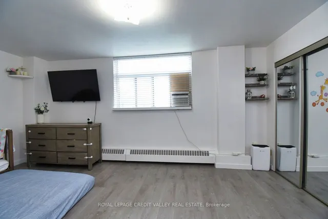 Additional image 21 of 5 Frith Rd Unit 410