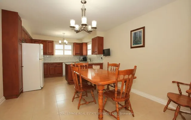 Additional image 11 of 112 Arleta Ave