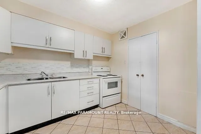 Additional image 17 of 1881 Jane St Unit 303