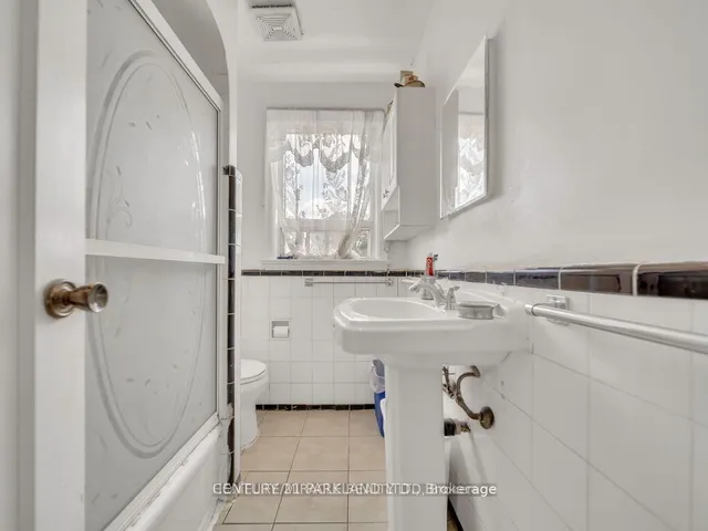 Additional image 22 of 304 Donlands Ave