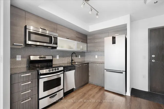 Additional image 8 of 36 Lisgar St Unit 2017 W