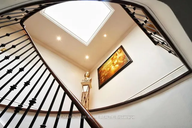 Additional image 13 of 8 Medalist Rd