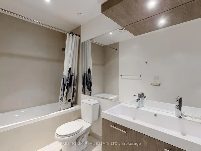 Additional image 18 of 388 Yonge St Unit 6901