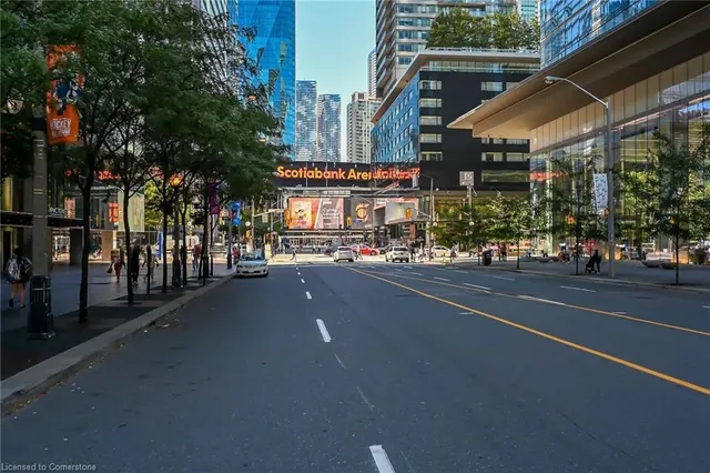 Additional image 5 of 30 Grand Trunk Cres Unit 709