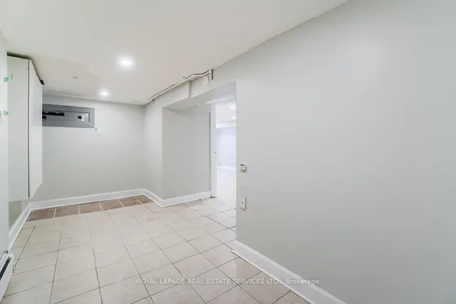 Additional image 38 of 31 Tyndall Ave