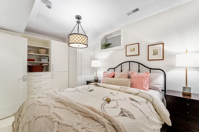 Additional image 26 of 37 Farnham Ave