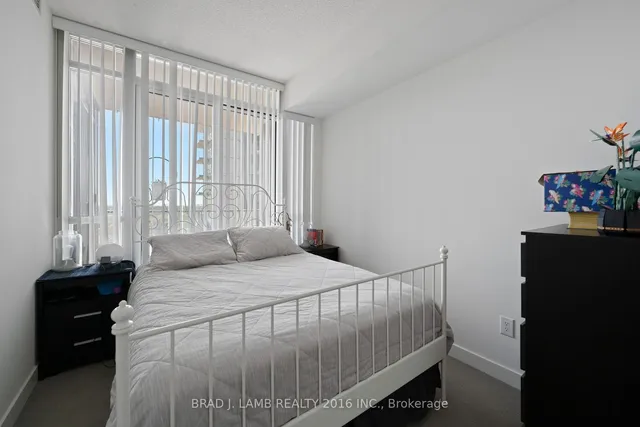 Additional image 13 of 33 Singer Crt Unit 2110