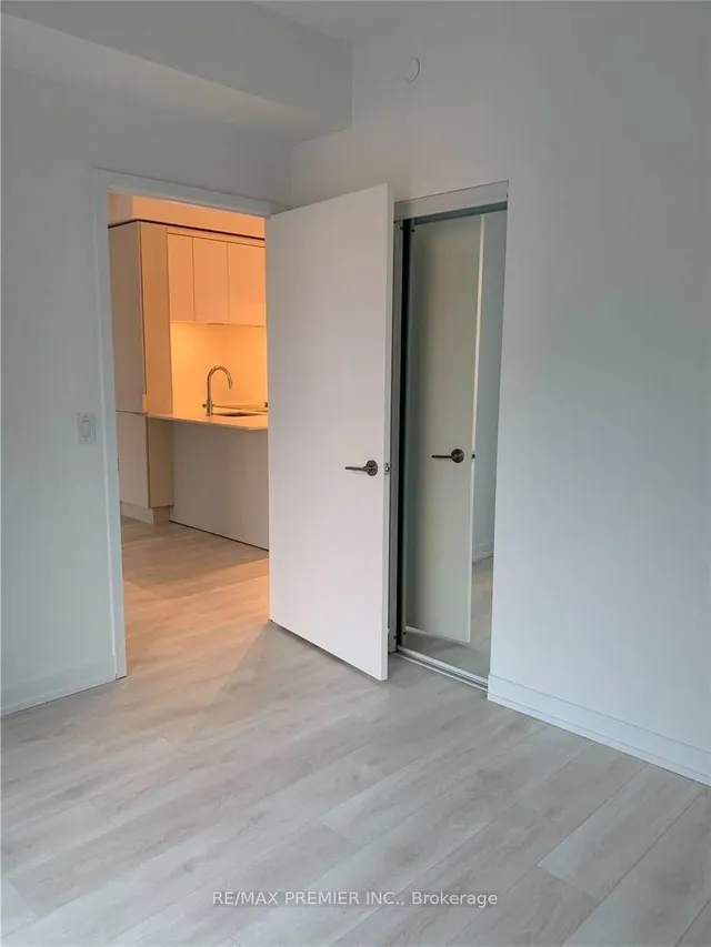 Additional image 24 of 225 Sumach St Unit 912