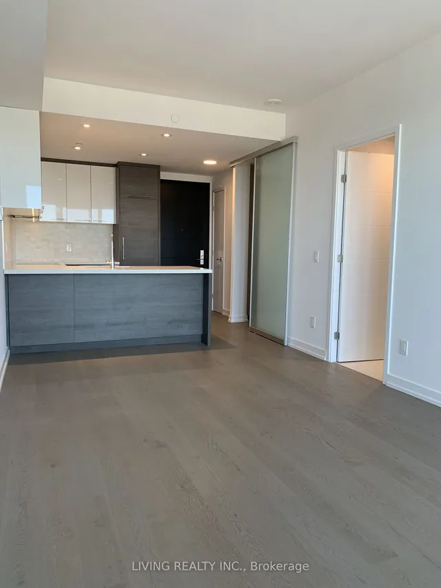 Additional image 12 of 488 University Ave Unit 3911