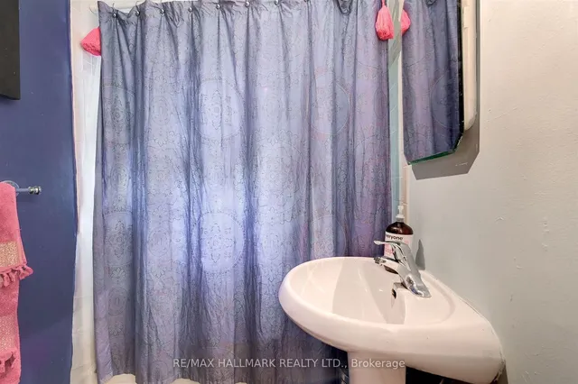 Additional image 20 of 78 Glen Manor Dr