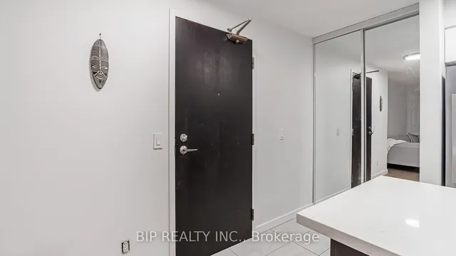 Additional image 26 of 30 Grand Trunk Cres Unit 315