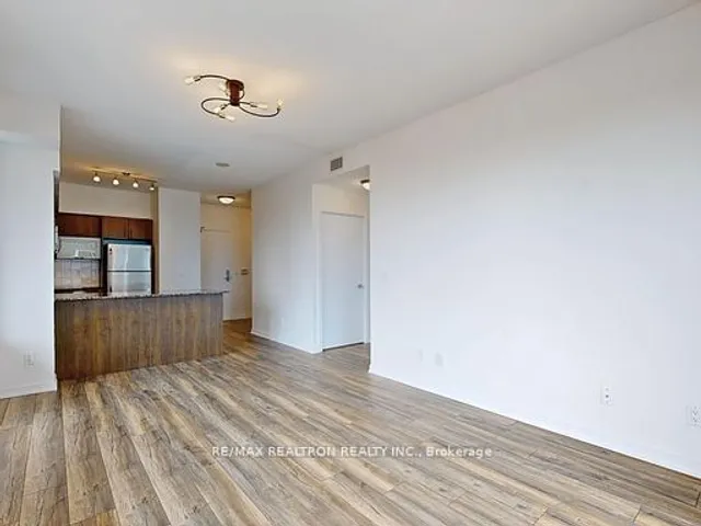 Additional image 13 of 55 East Liberty St Unit 1003