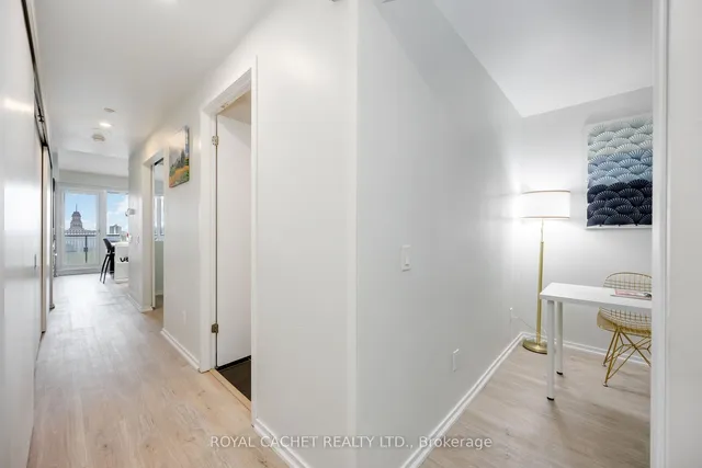 Additional image 5 of 197 Yonge St Unit 1411