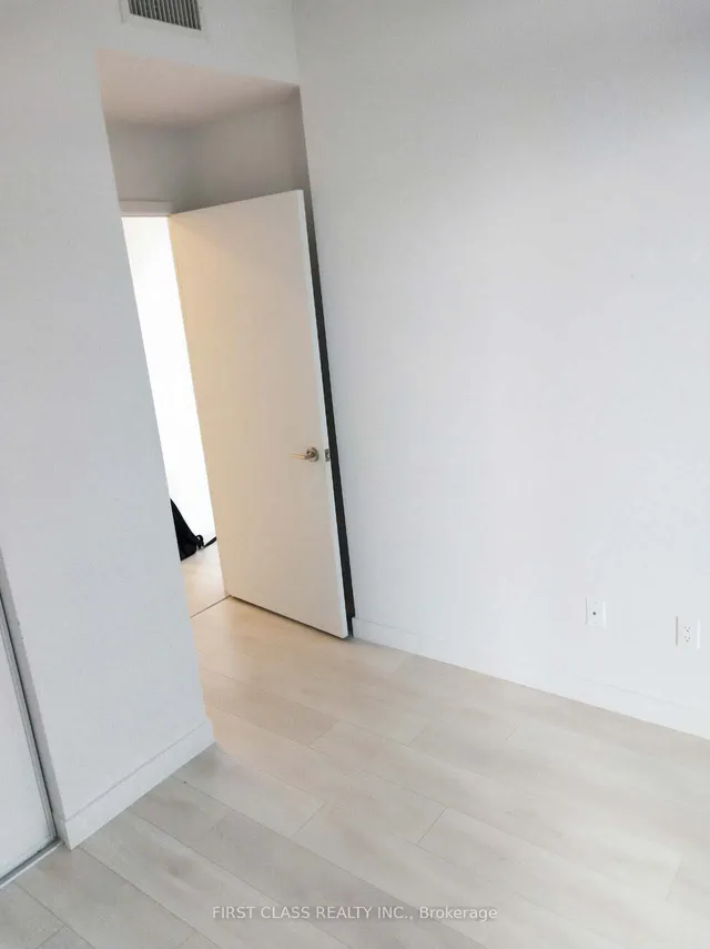 Additional image 9 of 8 Eglinton Ave Unit 2102