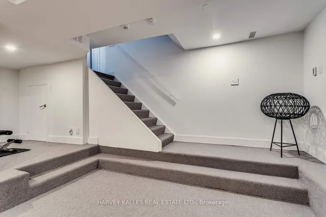 Additional image 33 of 11 Shorncliffe Ave