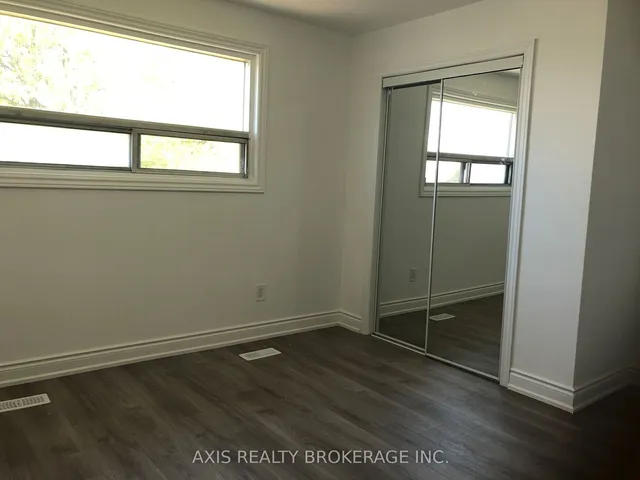 Additional image 8 of 596 Glenholme Ave