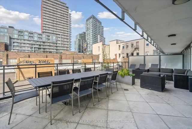 Additional image 20 of 318 King St Unit 208