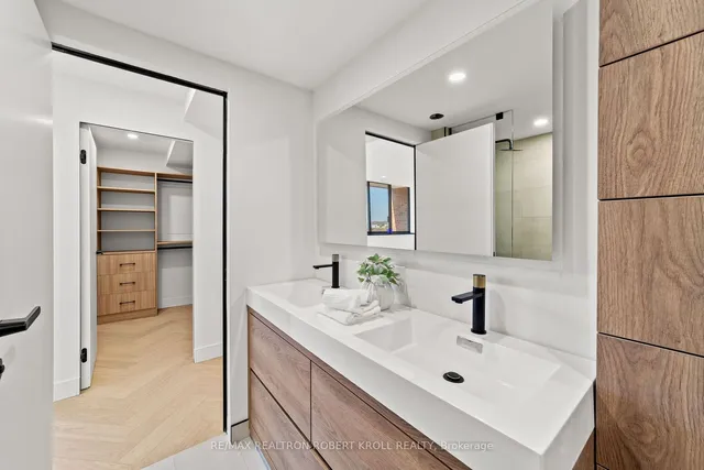 Additional image 33 of 55A Avenue Rd Unit 602