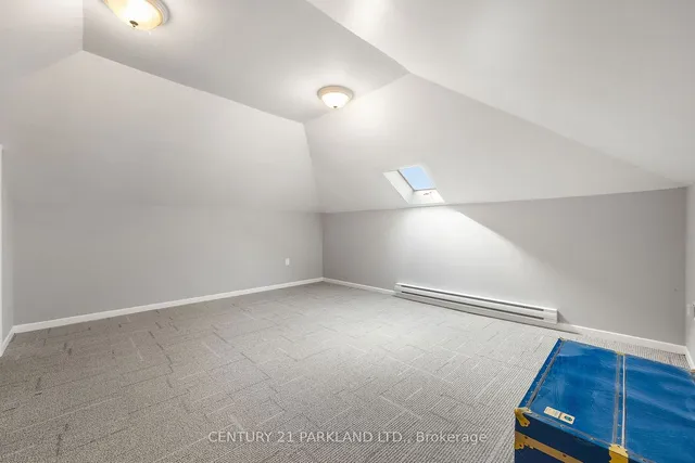 Additional image 32 of 114 Rosemount Ave