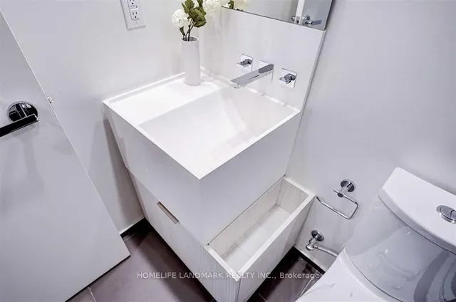 Additional image 28 of 1 Bloor St Unit 6108