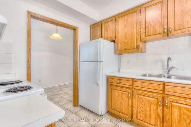 Additional image 12 of 1652 Dufferin St