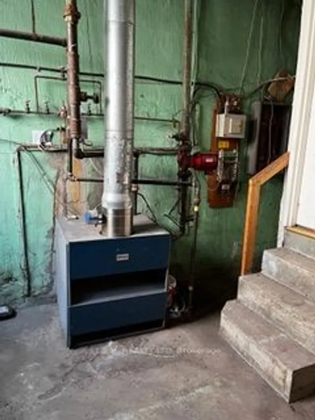 Additional image 9 of 2422 Keele St