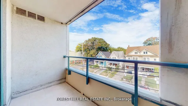 Additional image 27 of 1765 Queen St Unit 306