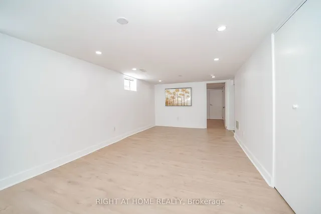 Additional image 26 of 1360 Woodbine Ave