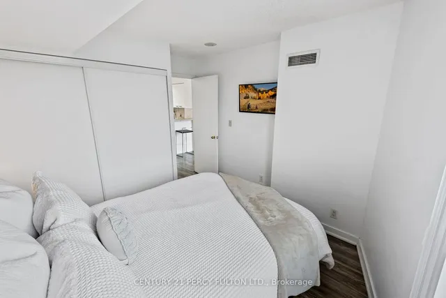 Additional image 18 of 36 Lee Centre Dr Unit 812